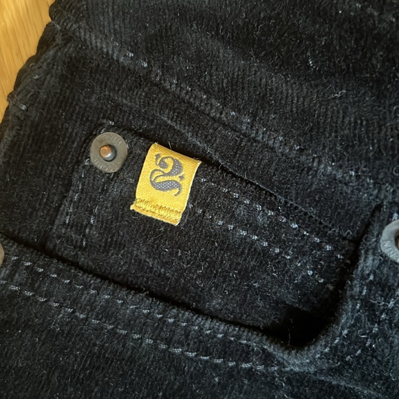 Simons second Yoga Jeans in 24 corduroy - Picture 4 of 6